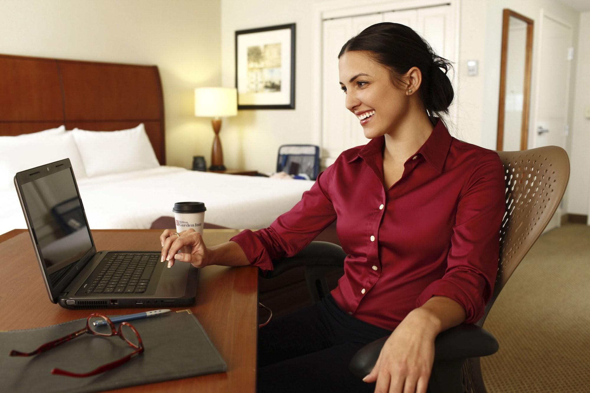 Hilton Garden Inn Alexandria Old Town National Harbor Екстериор снимка