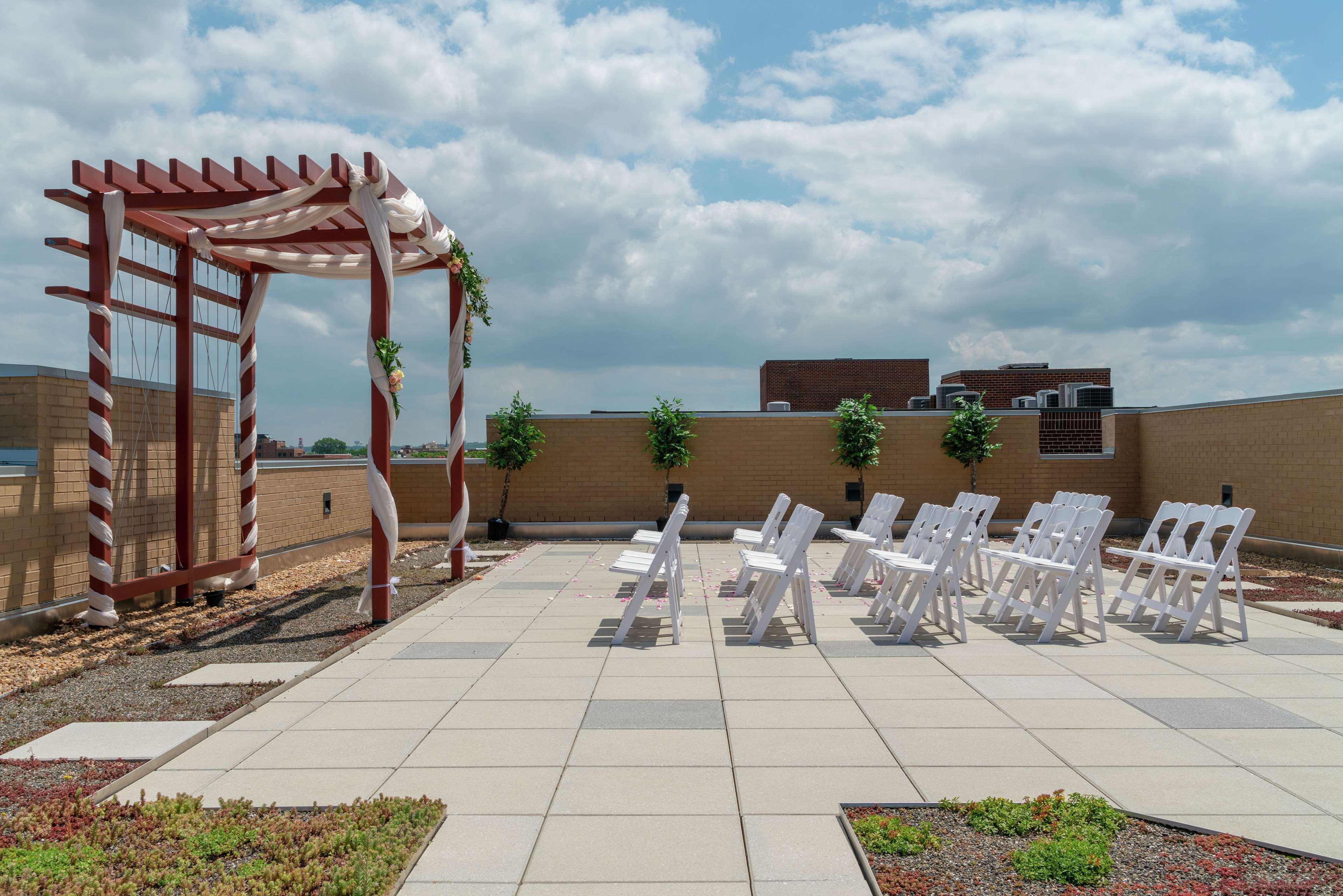 Hilton Garden Inn Alexandria Old Town National Harbor Екстериор снимка