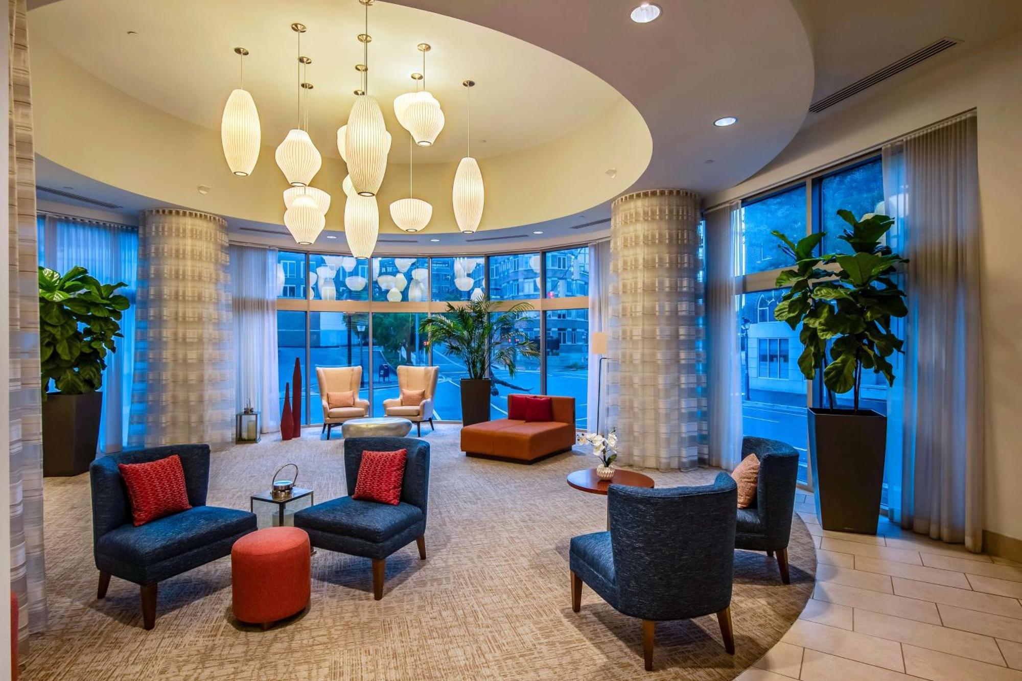 Hilton Garden Inn Alexandria Old Town National Harbor Екстериор снимка