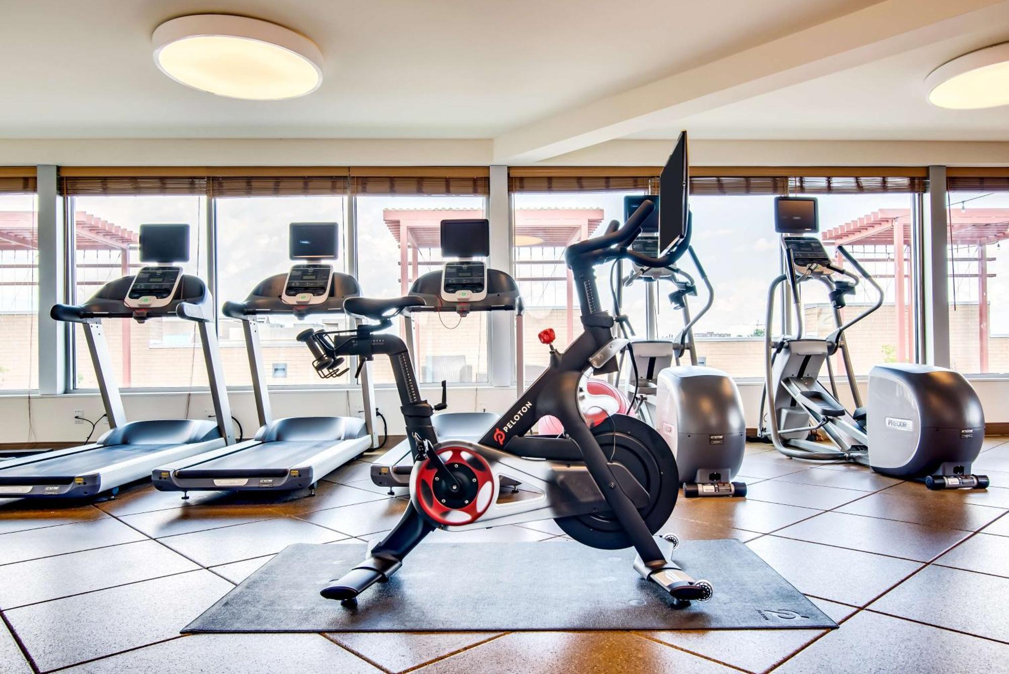 Hilton Garden Inn Alexandria Old Town National Harbor Екстериор снимка