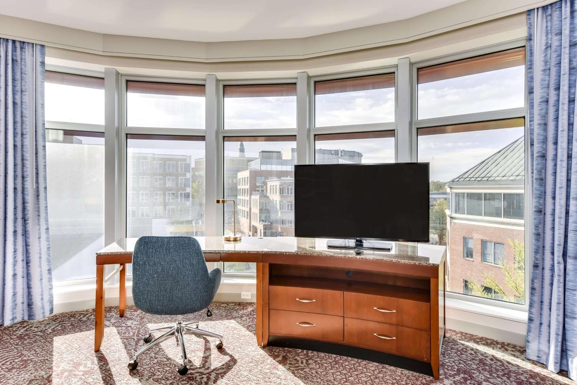 Hilton Garden Inn Alexandria Old Town National Harbor Екстериор снимка